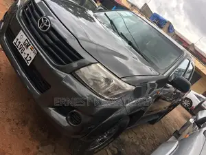 Toyota Hilux 2012 Black