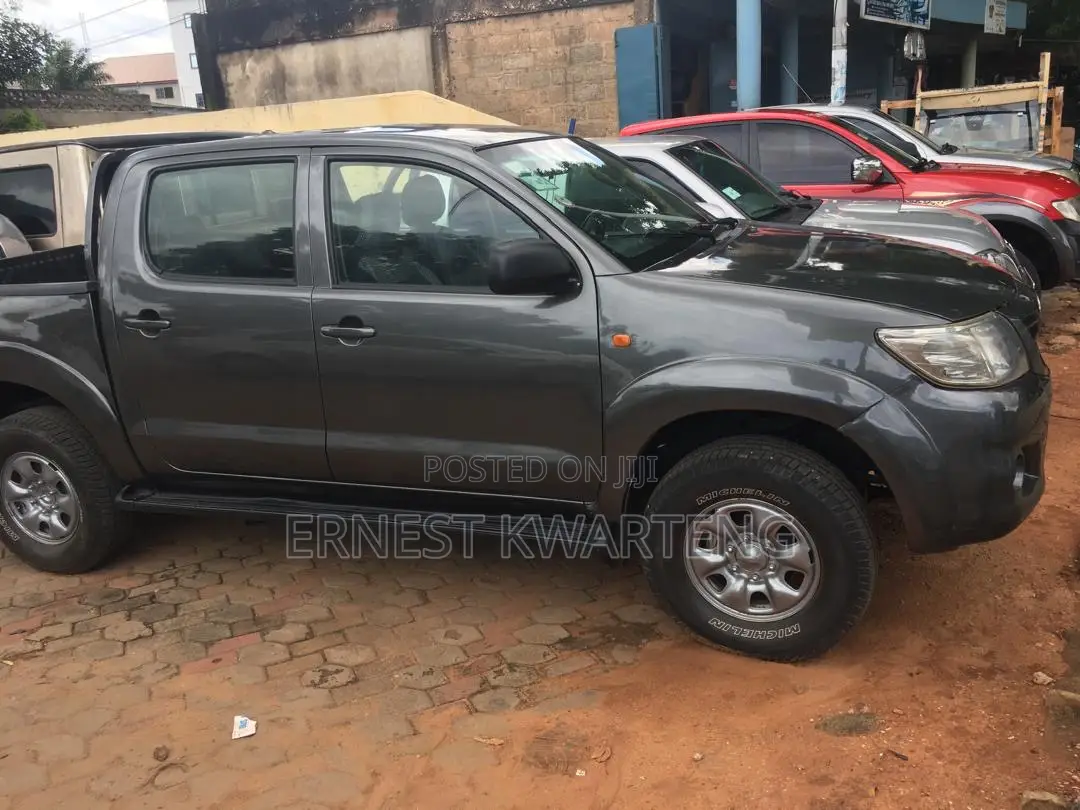 Toyota Hilux 2012 Black
