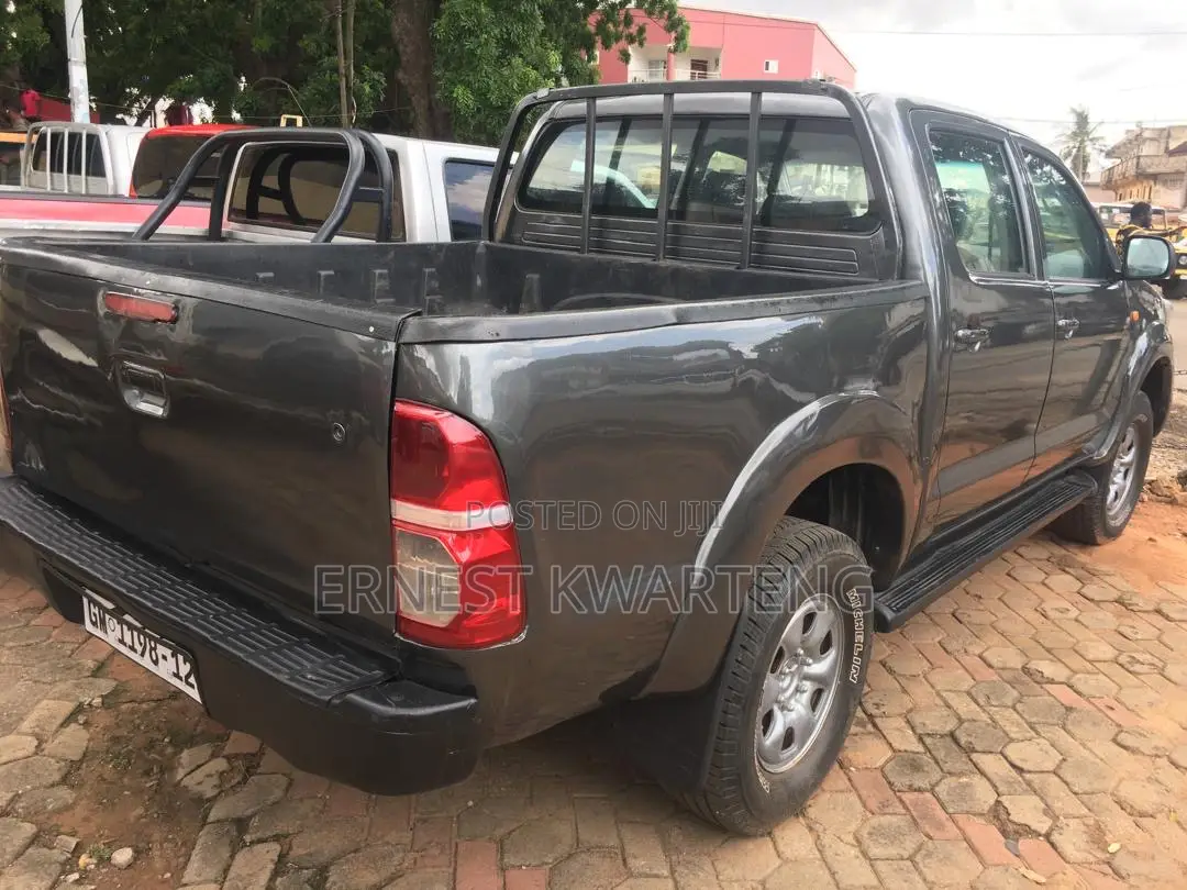 Toyota Hilux 2012 Black