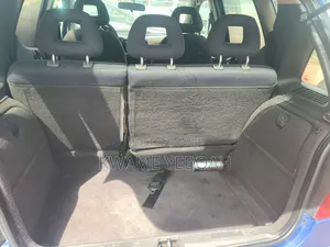 Mercedes-Benz 1420 2002 Blue
