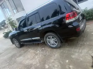 Toyota Land Cruiser 2010 Black