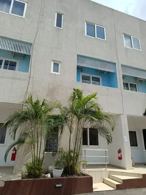 4bdrm Townhouse / Terrace in East Legon for rent