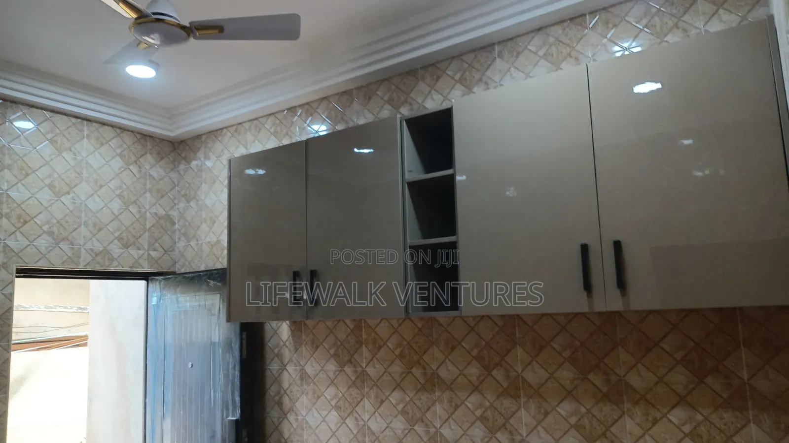 2bdrm Apartment in Taxi Rank, Doku for rent