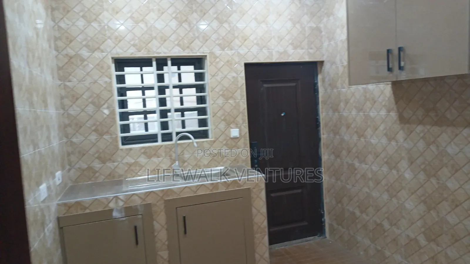 2bdrm Apartment in Taxi Rank, Doku for rent