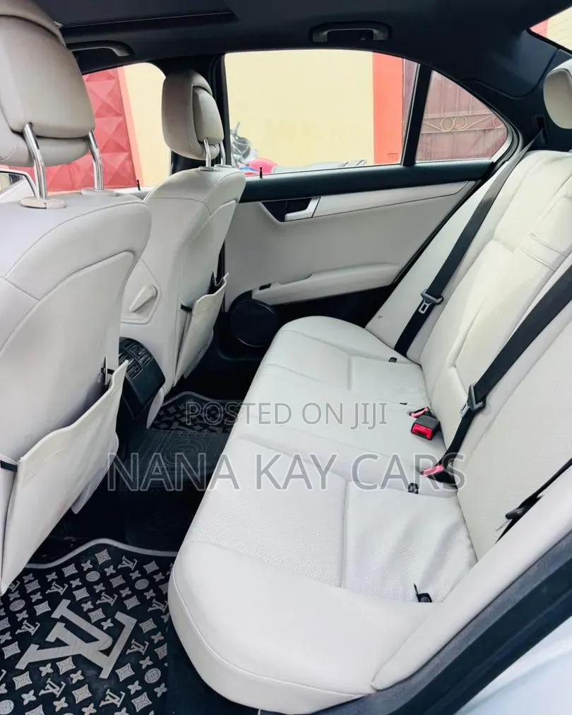 Mercedes-Benz C250 2014 Silver