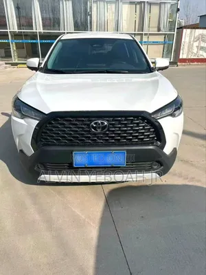 Toyota Corolla Cross LE 2WD 2024 White