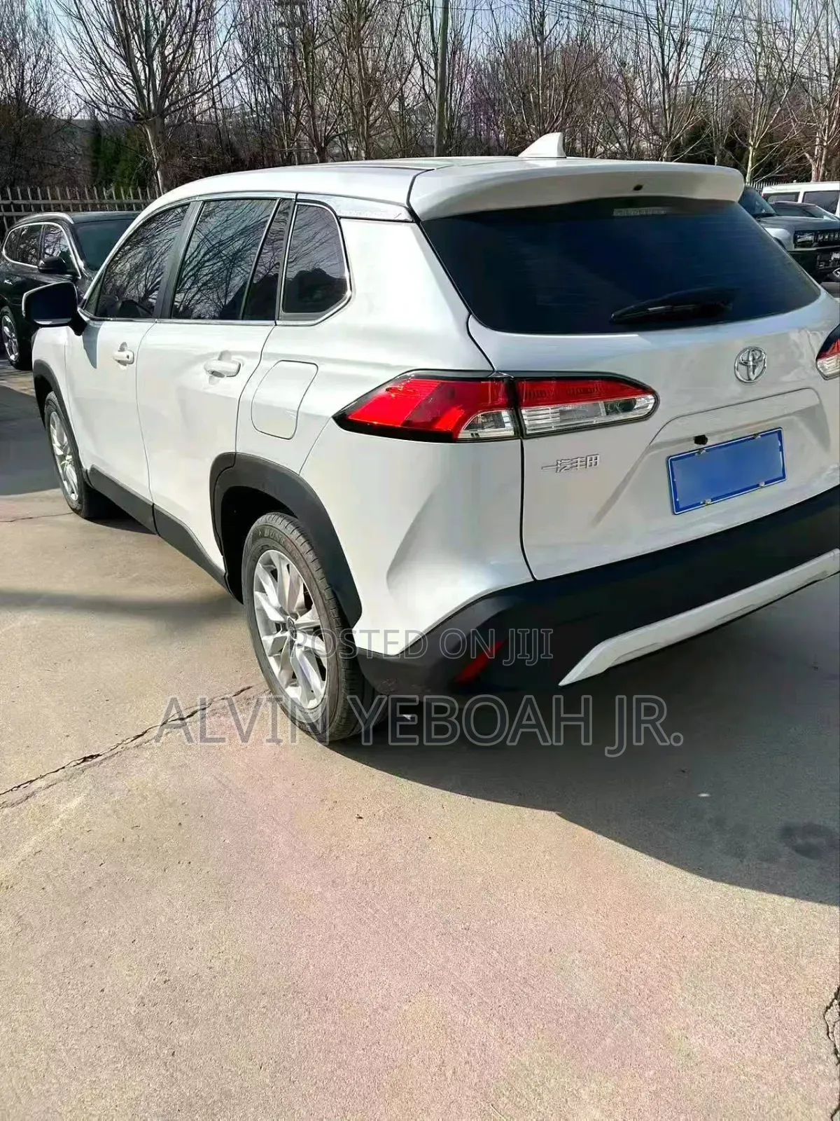 Toyota Corolla Cross LE 2WD 2024 White