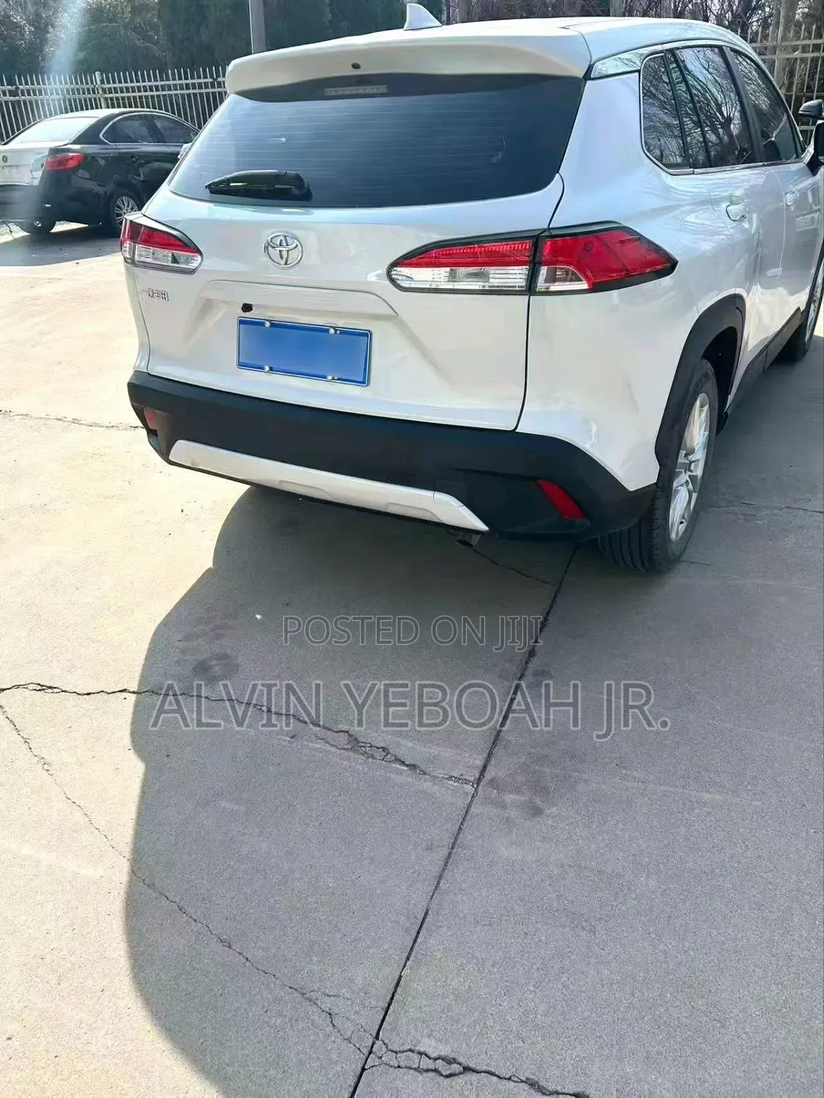 Toyota Corolla Cross LE 2WD 2024 White