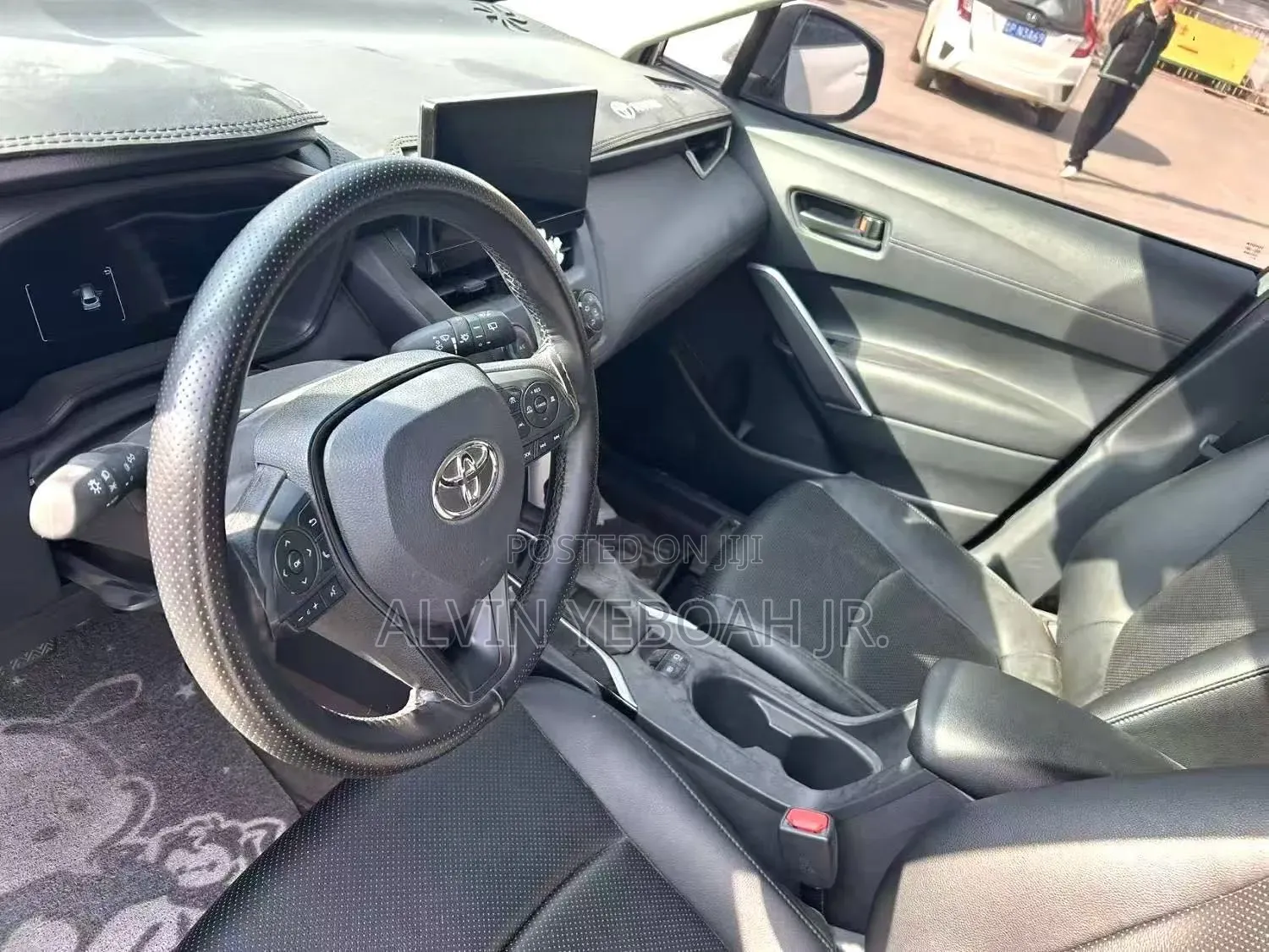 Toyota Corolla Cross LE 2WD 2024 White