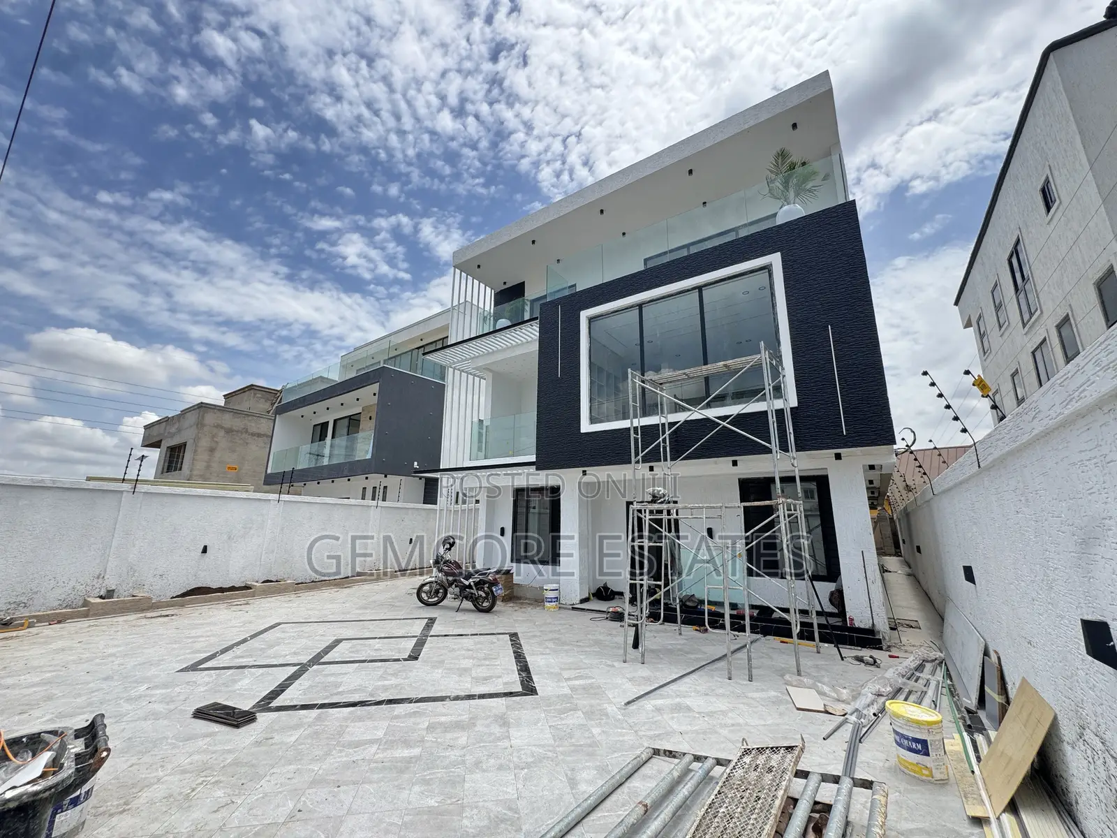 5bdrm House in East Legon Hills for sale