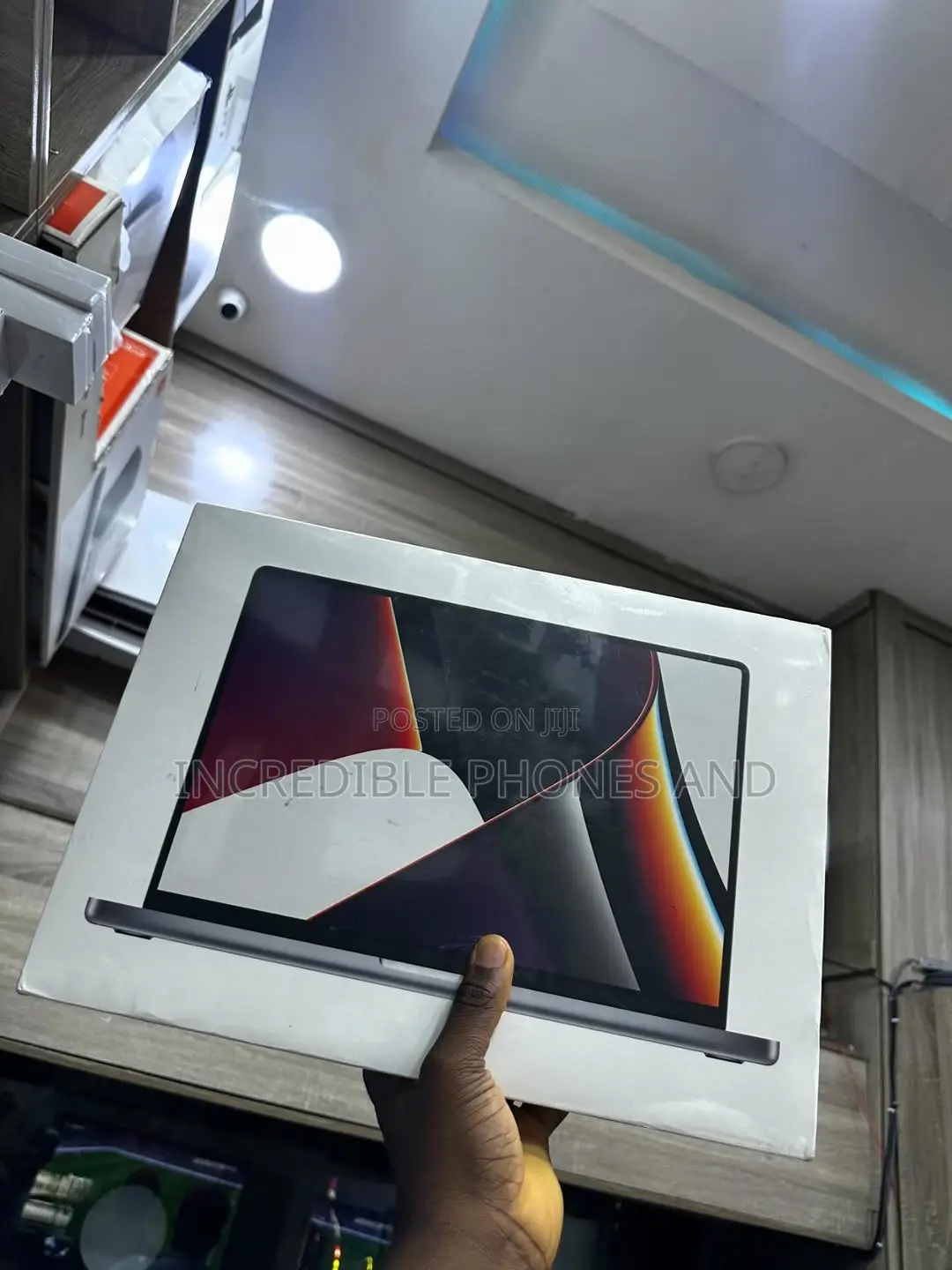 New Laptop Apple MacBook Pro 2021 M1 36GB Apple M1 Pro SSD 512GB
