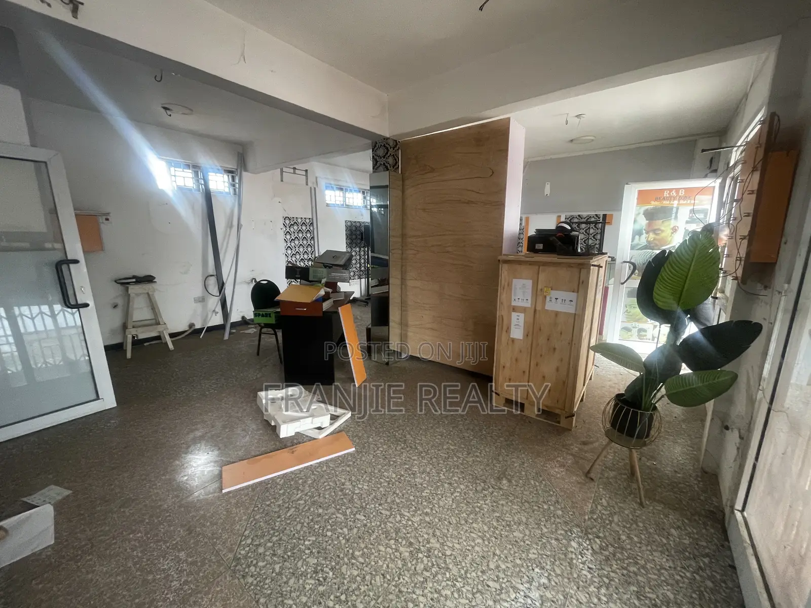 Double Shop for Rent at Mallam.