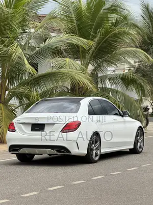 Mercedes-Benz C300 Luxury 4matic Sedan AWD (2.0L 4cyl 7A) 2017 White