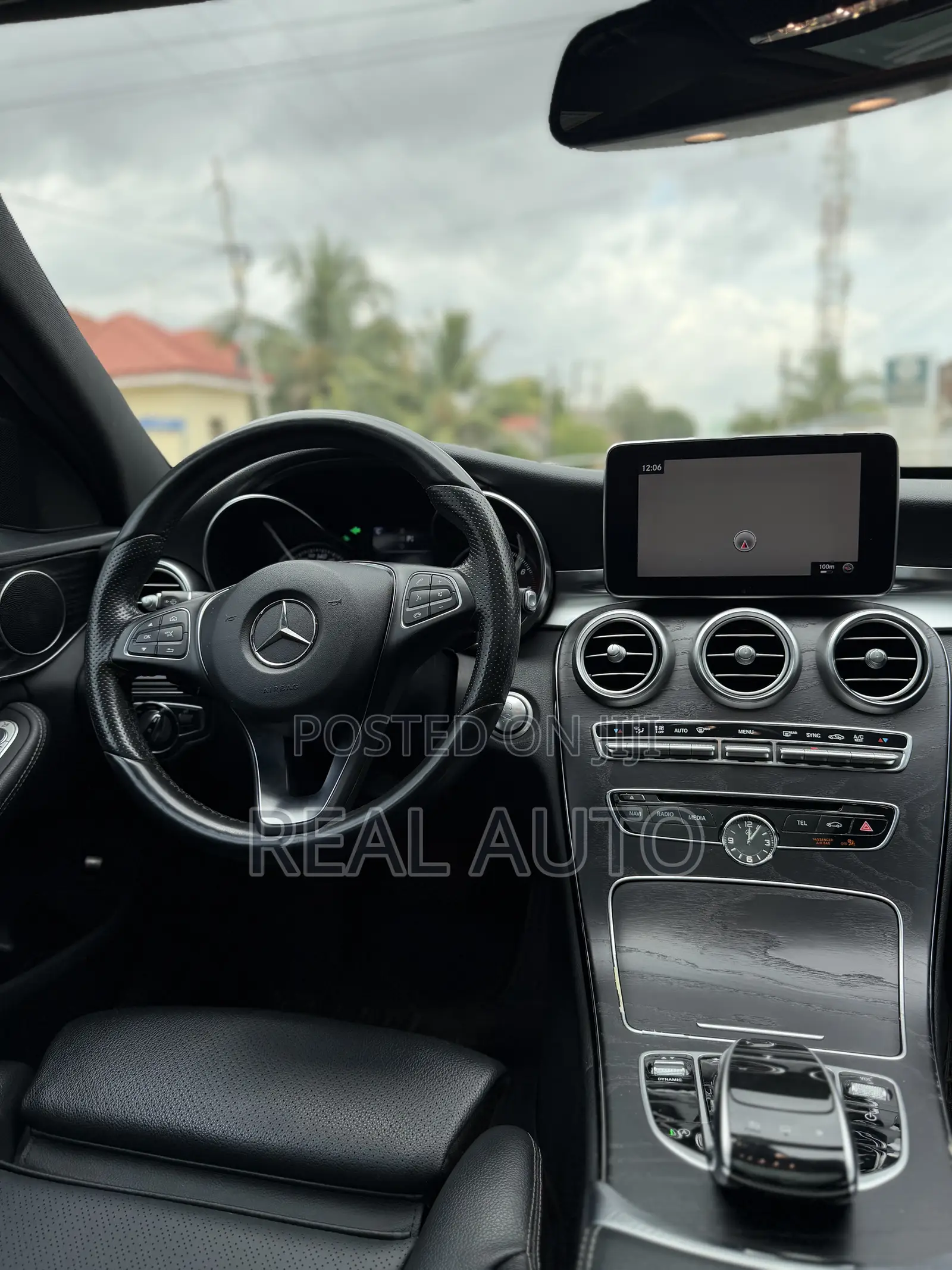 Mercedes-Benz C300 Luxury 4matic Sedan AWD (2.0L 4cyl 7A) 2017 White