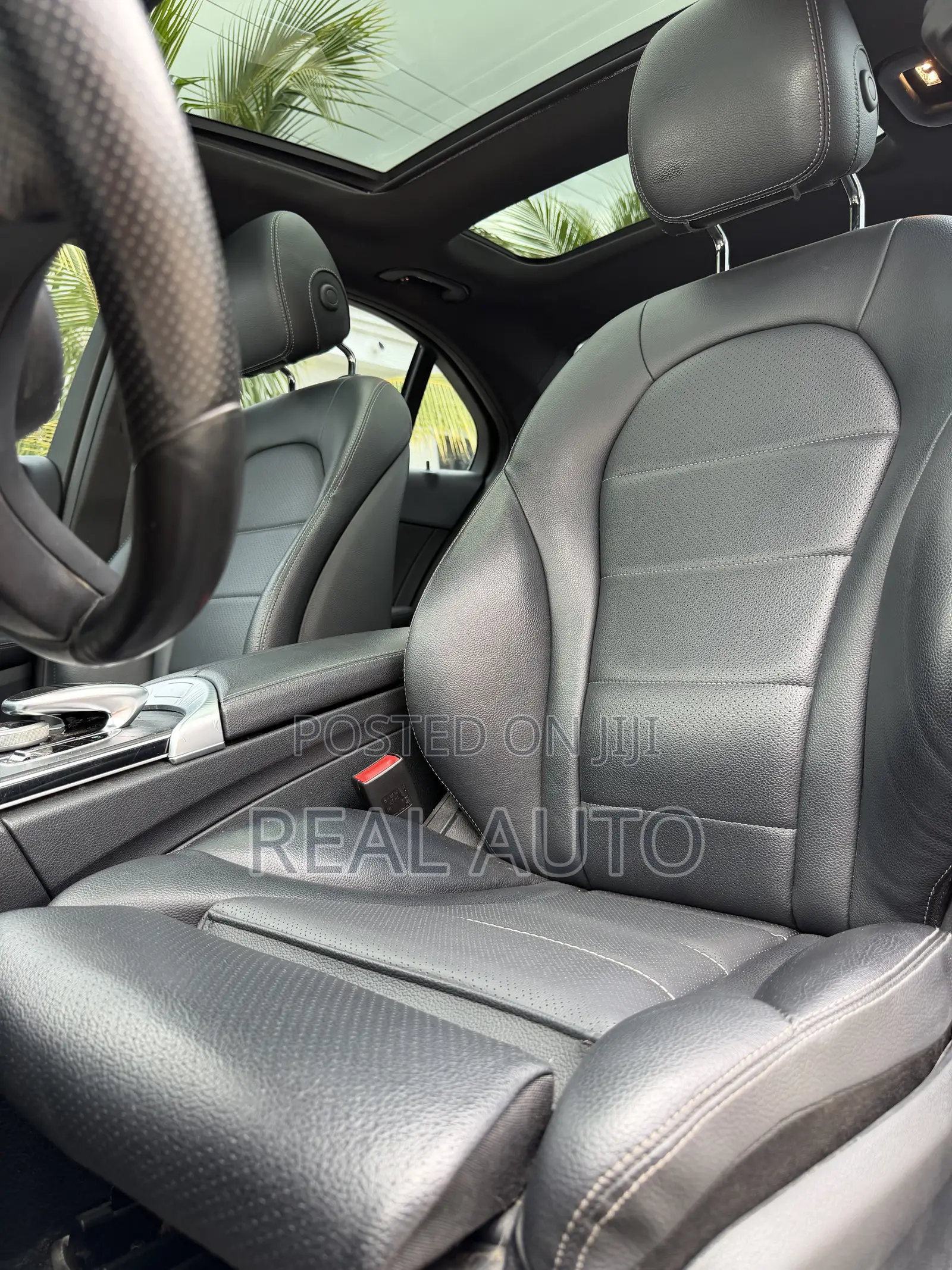 Mercedes-Benz C300 Luxury 4matic Sedan AWD (2.0L 4cyl 7A) 2017 White