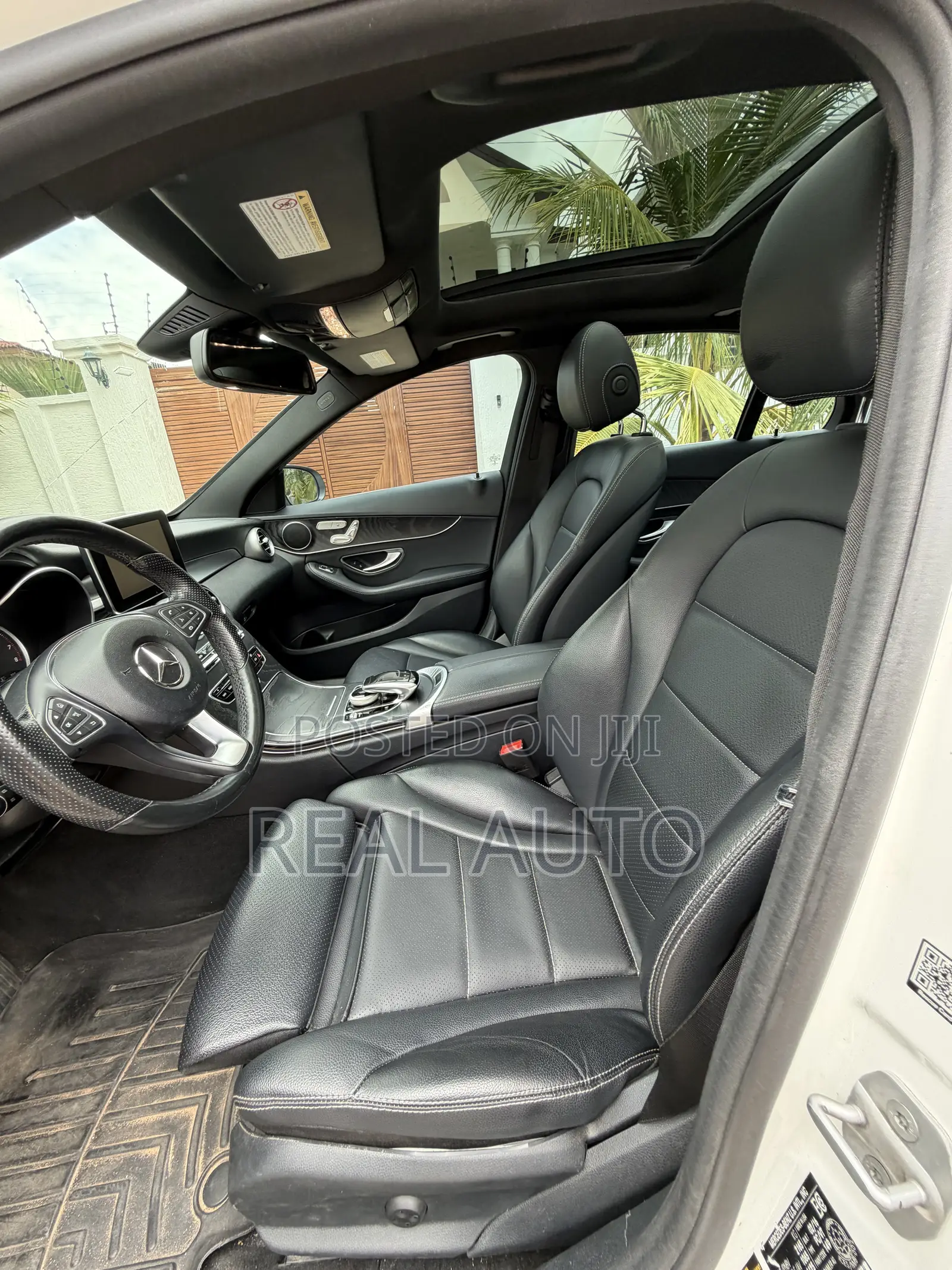 Mercedes-Benz C300 Luxury 4matic Sedan AWD (2.0L 4cyl 7A) 2017 White