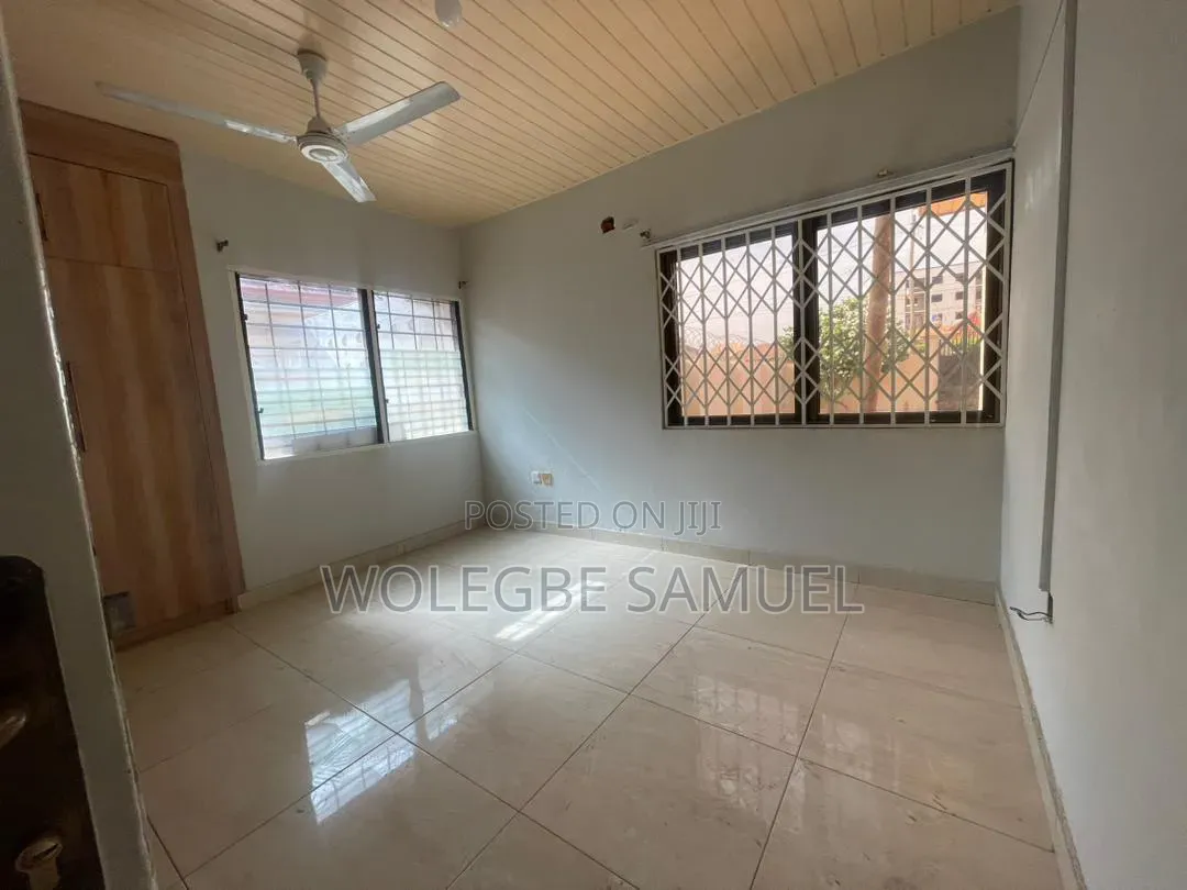 3bdrm House in Spintex, Baatsona Total for rent