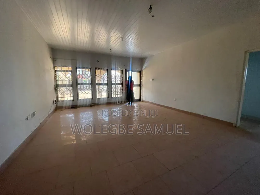 3bdrm House in Spintex, Baatsona Total for rent