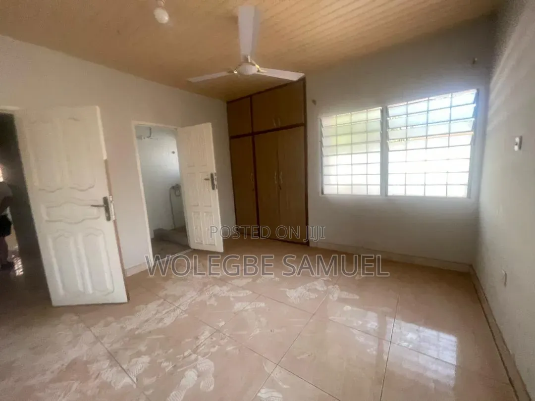 3bdrm House in Spintex, Baatsona Total for rent
