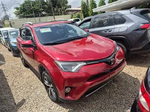Toyota RAV4 XLE AWD (2.5L 4cyl 6A) 2017 Red