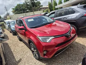 Toyota RAV4 XLE AWD (2.5L 4cyl 6A) 2017 Red