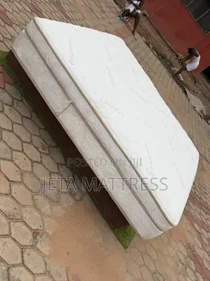Saatva King Mattress (76/80)”