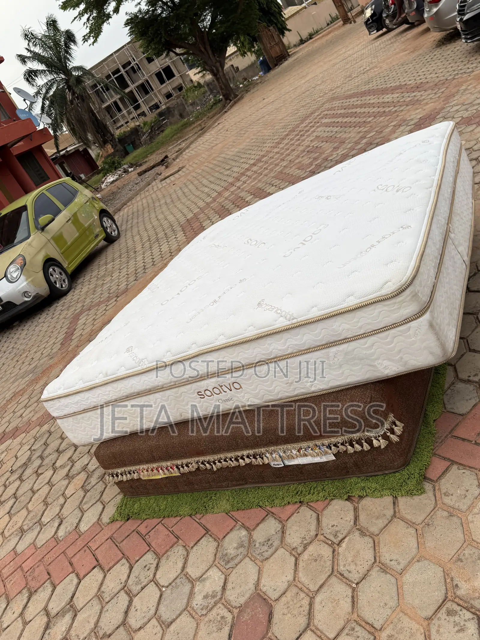 Saatva King Mattress (76/80)”