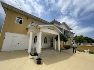 8bdrm House in Osu - Odwira Road for sale