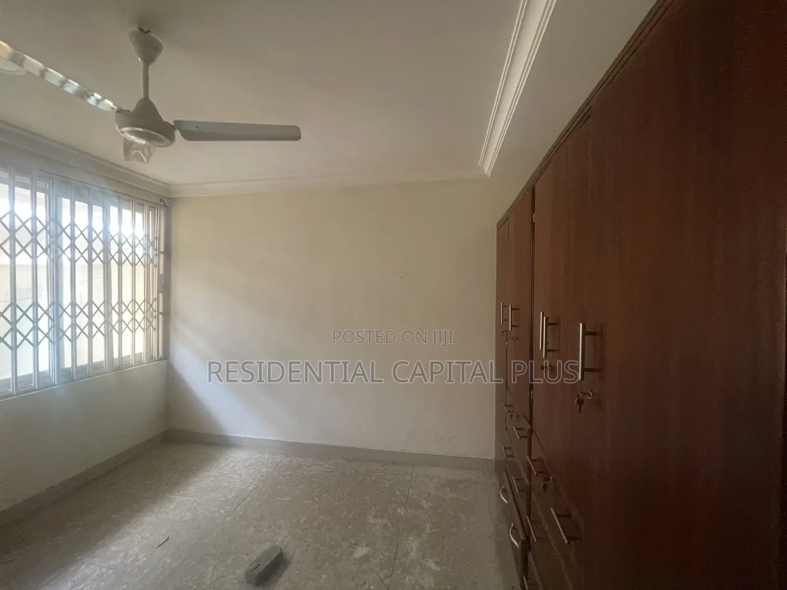 8bdrm House in Osu - Odwira Road for sale