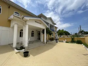 8bdrm House in Osu - Odwira Road for sale