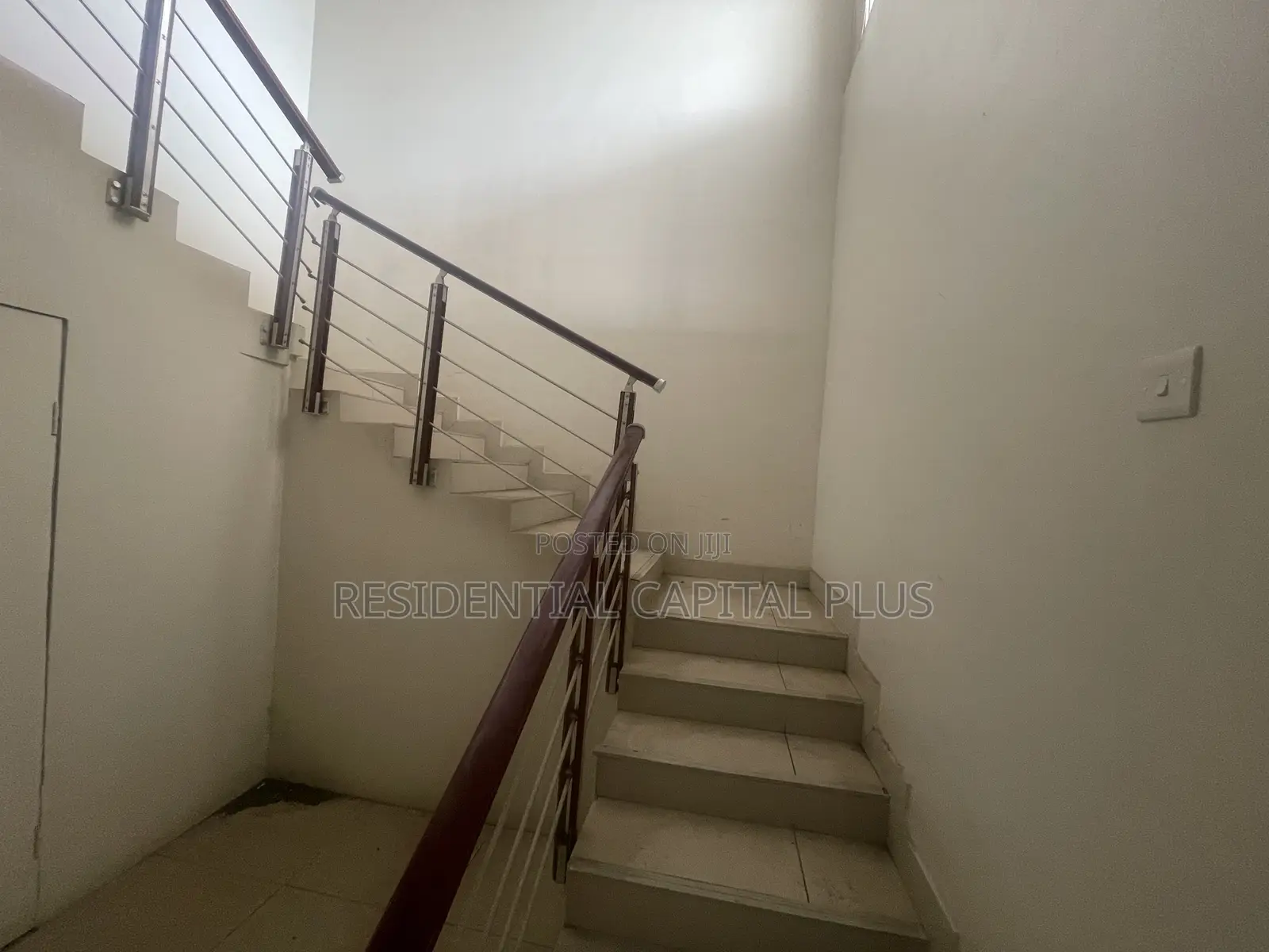 8bdrm House in Osu - Odwira Road for sale