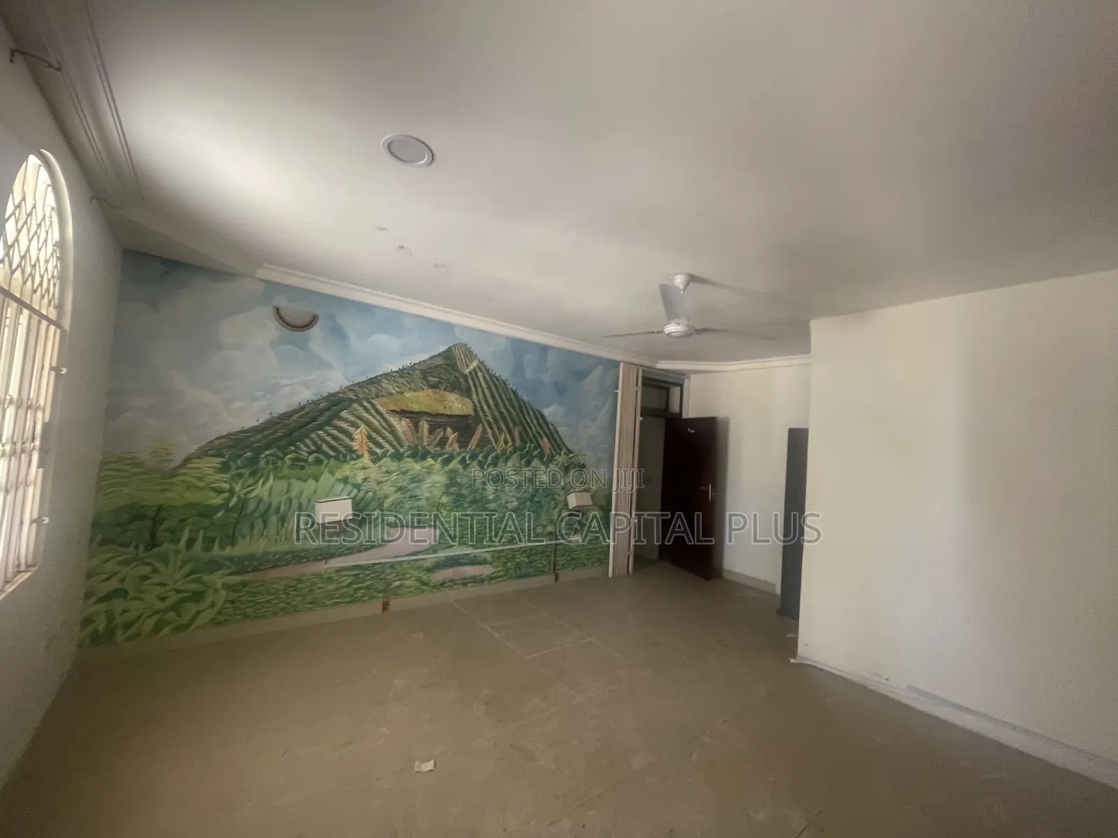 8bdrm House in Osu - Odwira Road for sale