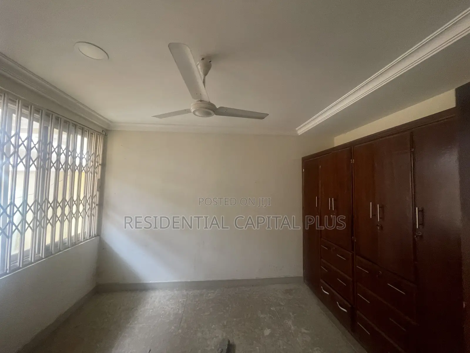 8bdrm House in Osu - Odwira Road for sale