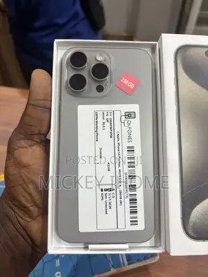 New Apple iPhone 15 Pro Max 256 GB Silver