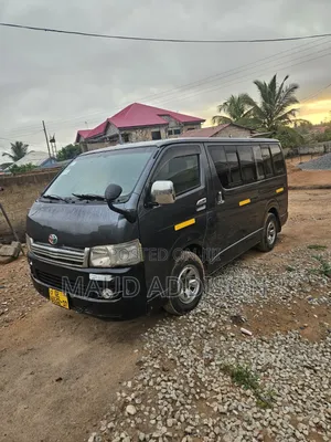 Toyota HiAce 2010 Black