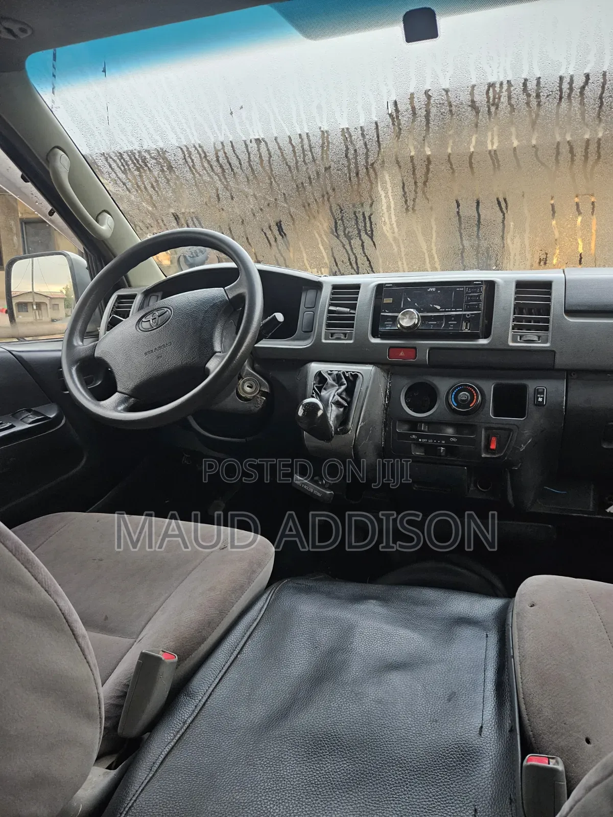 Toyota HiAce 2010 Black