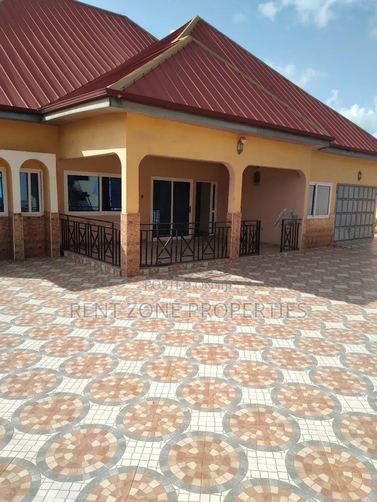 5bdrm House in Ofankor for rent