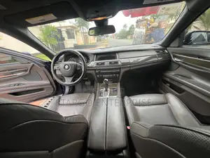 BMW 7 Series 750Li 4dr Sedan (4.4L 8cyl Turbo 8A) 2015 Blue