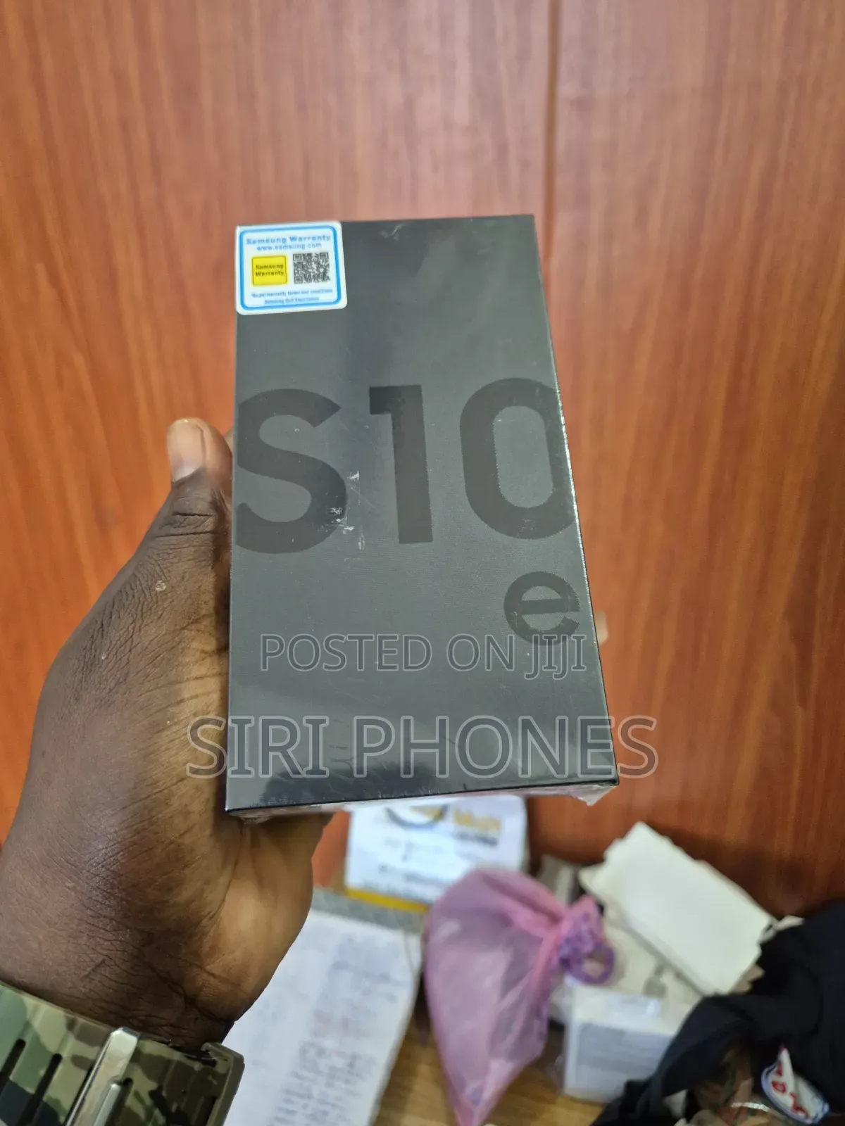 New Samsung Galaxy S10e 128 GB Black