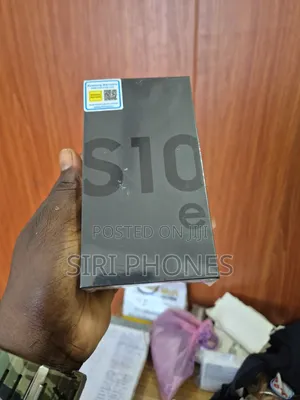 New Samsung Galaxy S10e 128 GB Black
