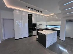 4bdrm House in 4 Bedroom Townhouse, Dzorwulu for rent