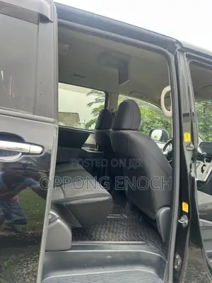 Toyota Voxy 2010 Black