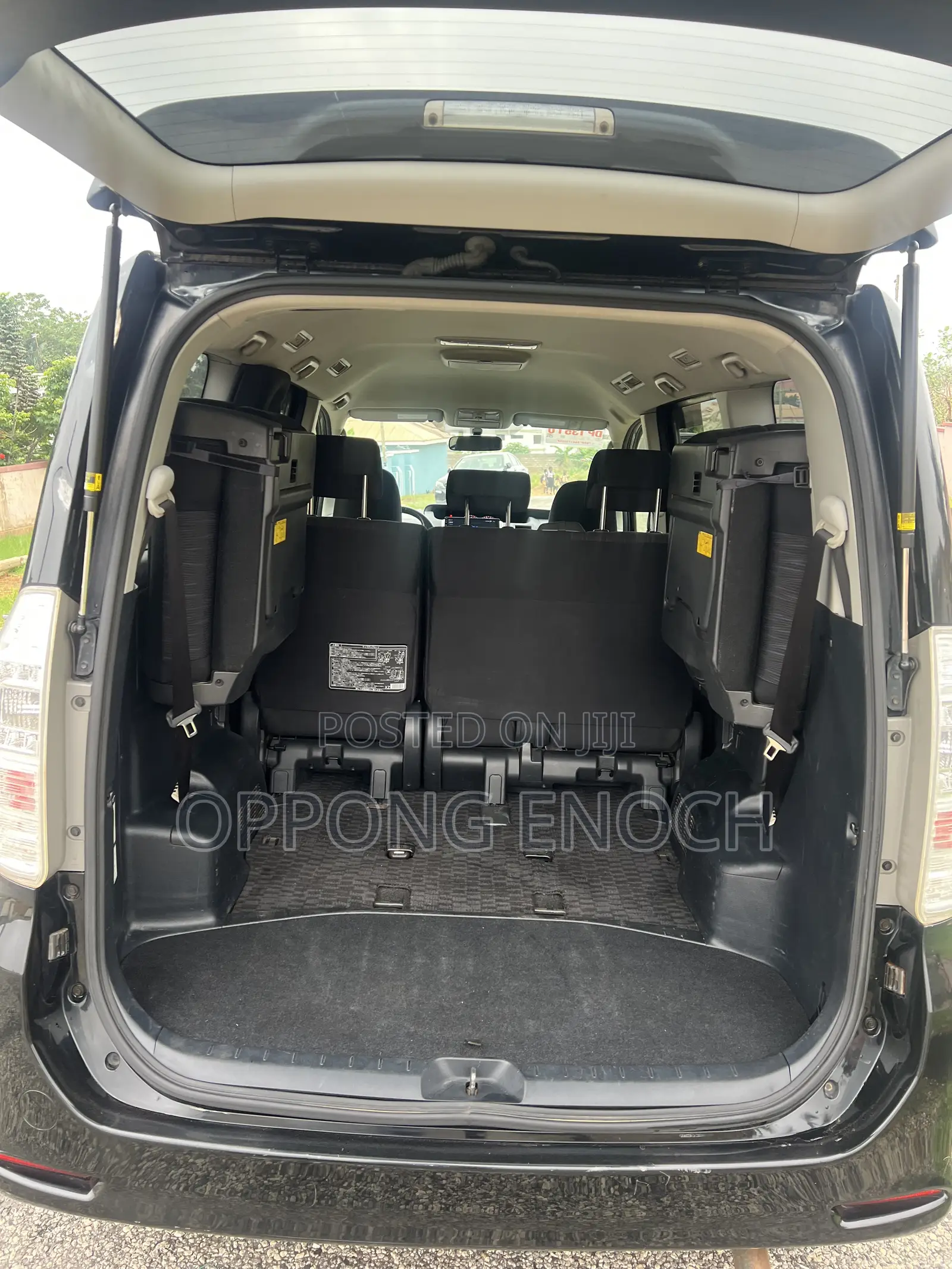 Toyota Voxy 2010 Black