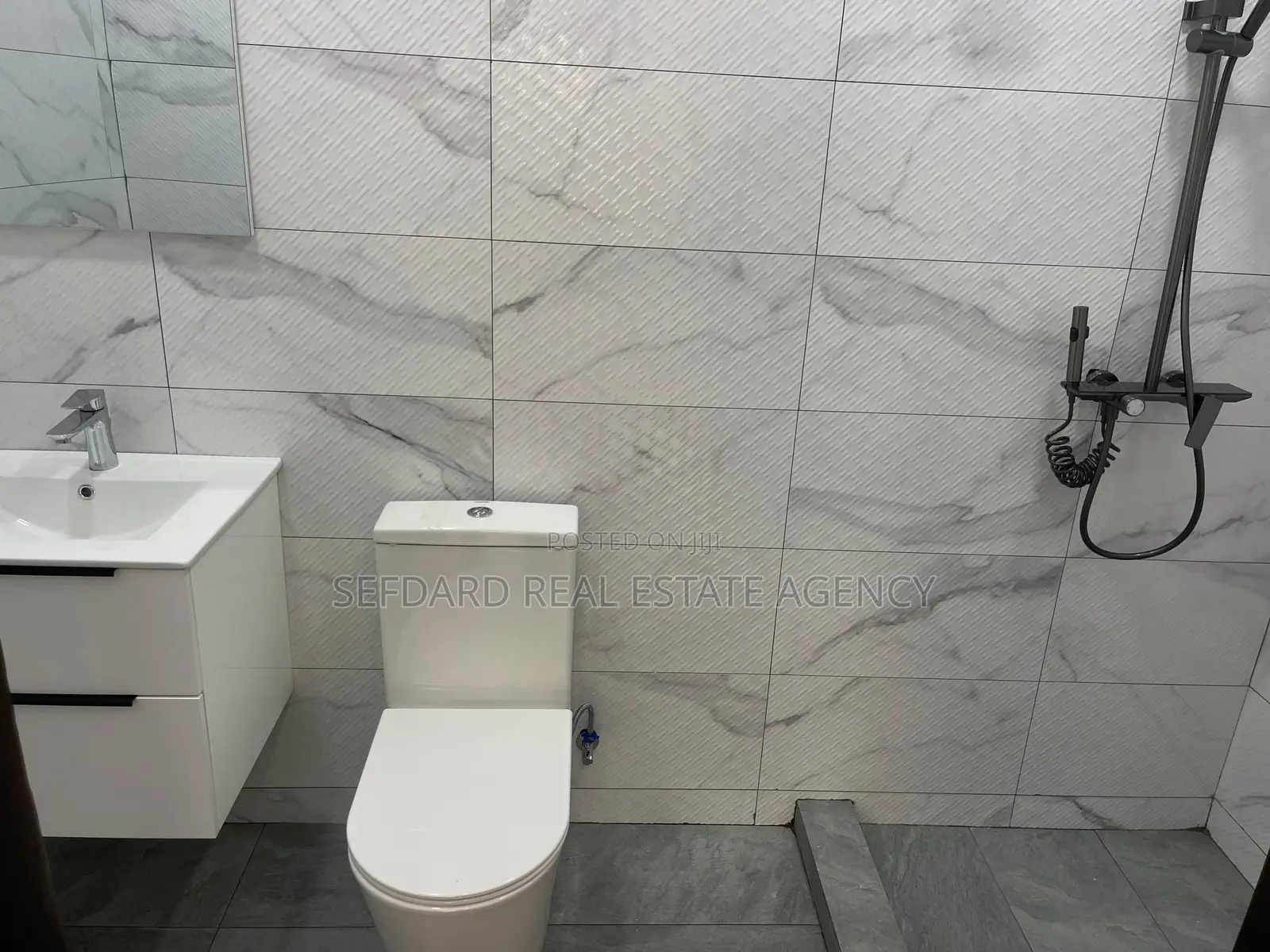 3bdrm Duplex in Sefdard Properties, Dome for rent