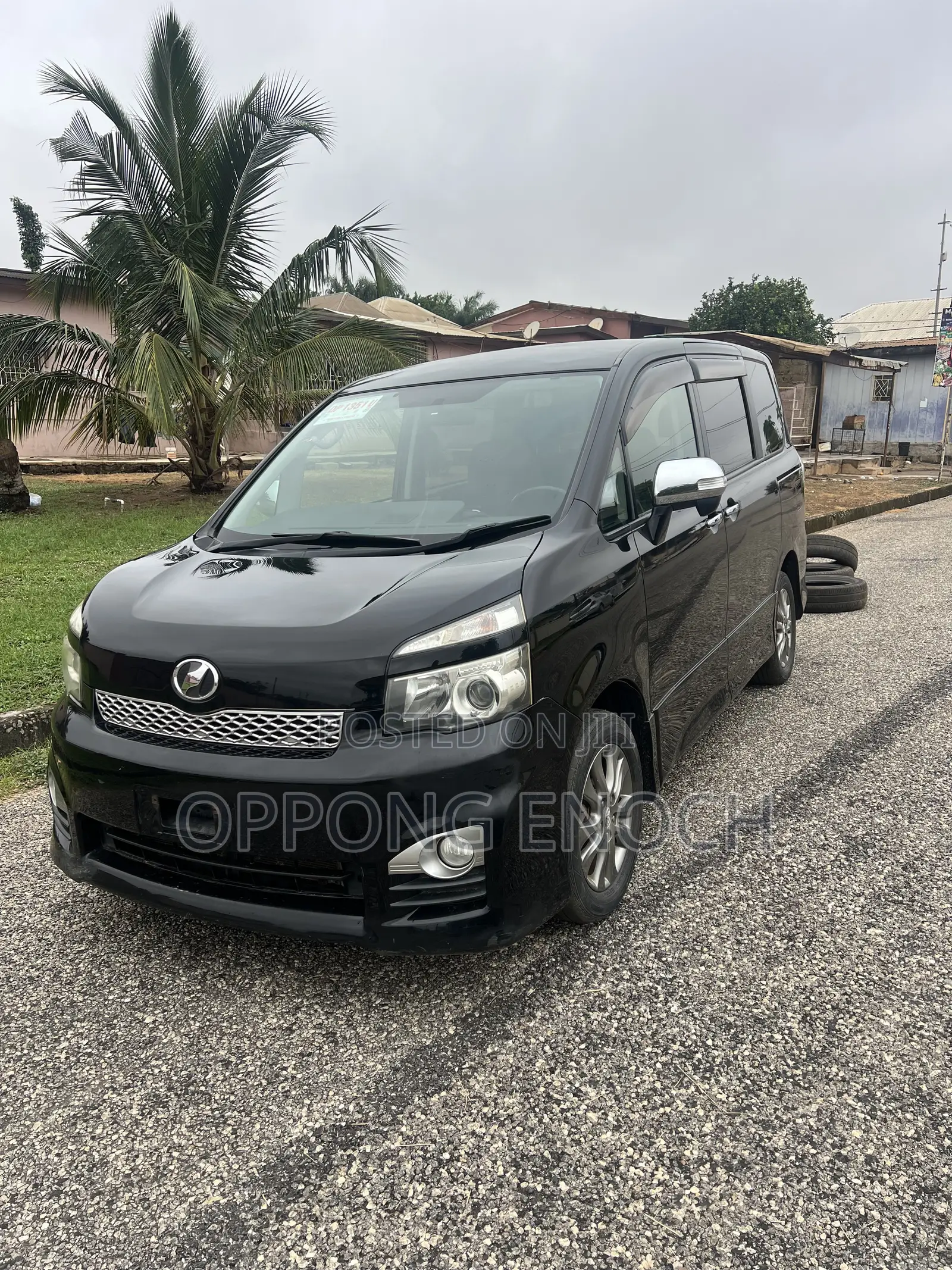 Toyota Voxy 2010 Black