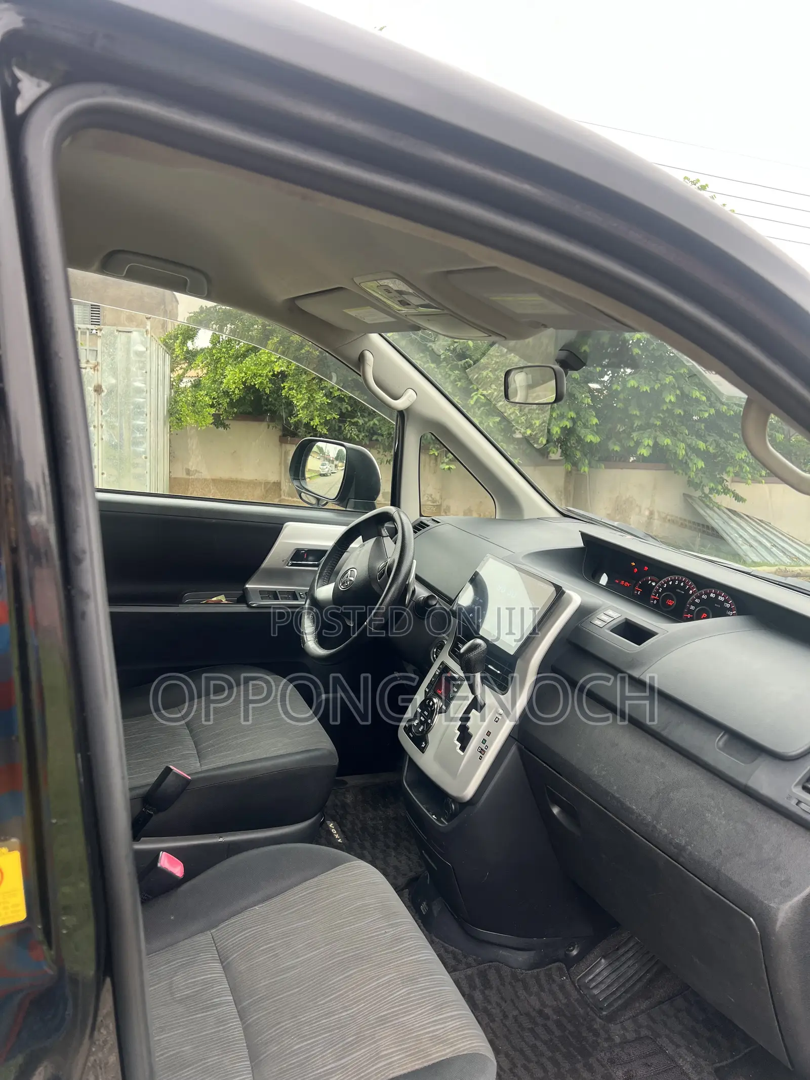 Toyota Voxy 2010 Black