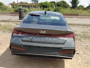 Hyundai Elantra SEL Sport IVT 2025 Gray