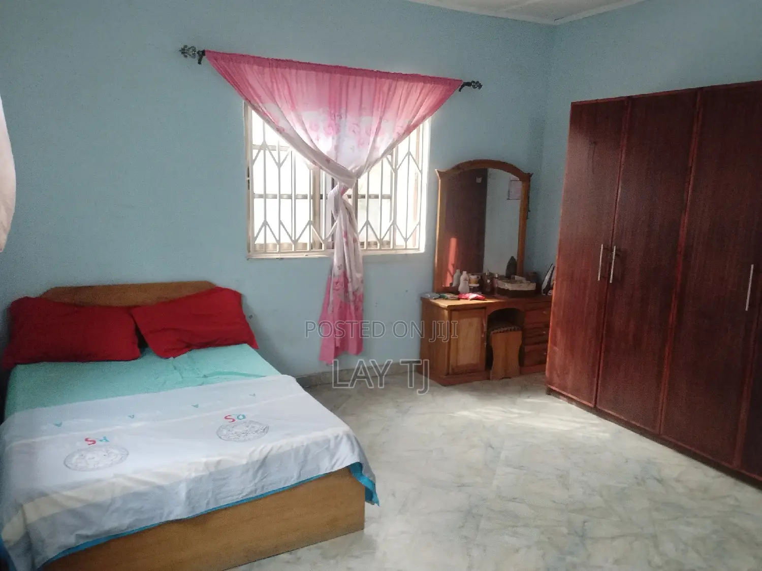 Furnished 4bdrm Condo in Kent City Junction, Kumasi Metropolitan