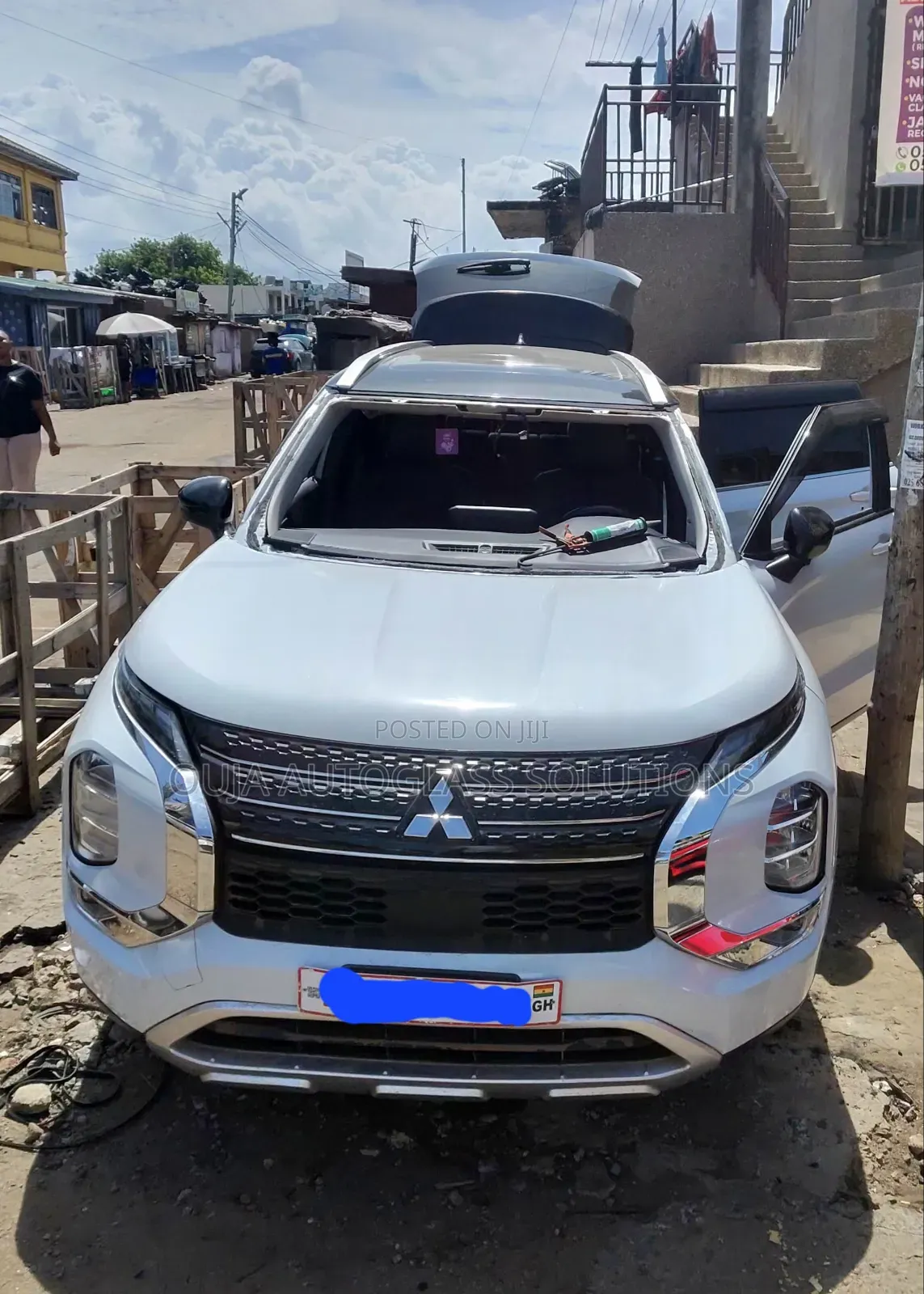 2022 Mitsubishi Outlander Windscreen Available