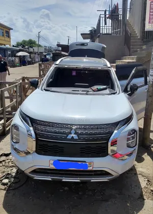 2022 Mitsubishi Outlander Windscreen Available